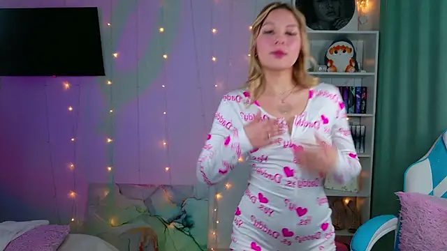 Snapshot of Mercedes_Robinson chatting on February 18, 2026, 4:19 am Mercedes Robinson online show from February 18, 2026, 4:19 am