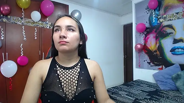 Maylin horny19 online show from February 1, 2026, 7:34 pm