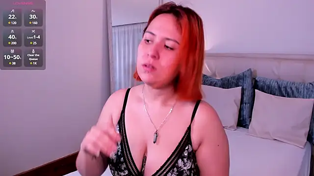 Snapshot of zoes_milee chatting on January 23, 2025, 11:37 am zoes milee online show from January 23, 2025, 11:37 am