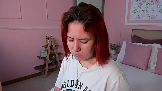 Snapshot of zoes_milee chatting on February 26, 2025, 11:20 am zoes milee online show from February 26, 2025, 11:20 am