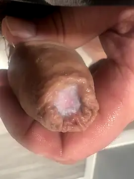 latinofhot online show from October 2, 2025, 11:12 pm