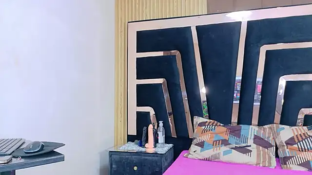 SolEvanss online show from October 21, 2025, 2:40 pm