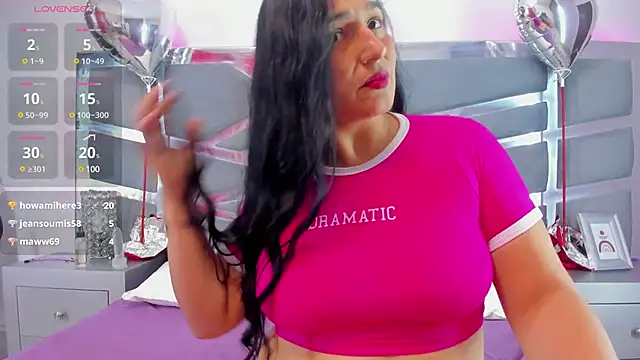 Snapshot of LucineArias chatting on February 27, 2025, 8:20 pm LucineArias online show from February 27, 2025, 8:20 pm