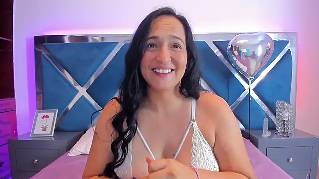 Snapshot of LucineArias chatting on March 4, 2025, 7:54 pm LucineArias online show from March 4, 2025, 7:54 pm