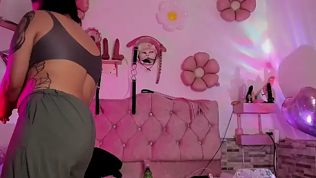 Snapshot of amyswallow7 chatting on November 2, 2025, 12:46 am amyswallow7 online show from November 2, 2025, 12:46 am