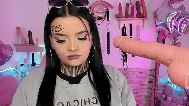 Snapshot of amyswallow7 chatting on November 16, 2025, 1:33 am amyswallow7 online show from November 16, 2025, 1:33 am