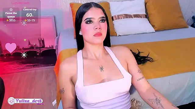 Snapshot of Luxury_Woman chatting on February 12, 2026, 11:33 pm Luxury Woman online show from February 12, 2026, 11:33 pm