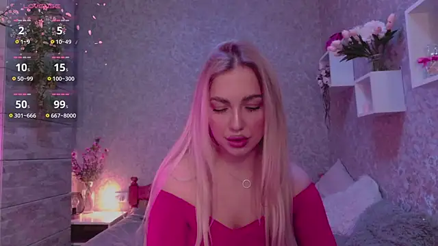 Snapshot of Mika_Rayy chatting on October 14, 2025, 6:52 pm Mika Rayy online show from October 14, 2025, 6:52 pm