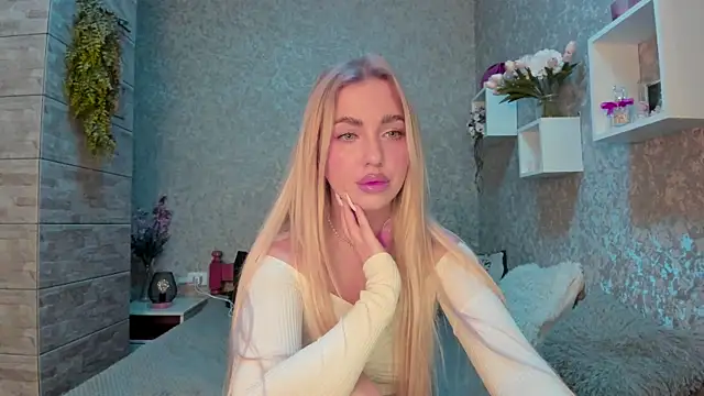 Snapshot of Mika_Rayy chatting on October 25, 2025, 8:47 pm Mika Rayy online show from October 25, 2025, 8:47 pm