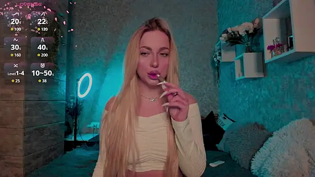 Snapshot of Mika_Rayy chatting on October 31, 2025, 5:03 pm Mika Rayy online show from October 31, 2025, 5:03 pm