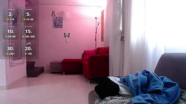 Snapshot of Katalina_Rosee chatting on October 30, 2025, 9:04 pm Katalina Rosee online show from October 30, 2025, 9:04 pm