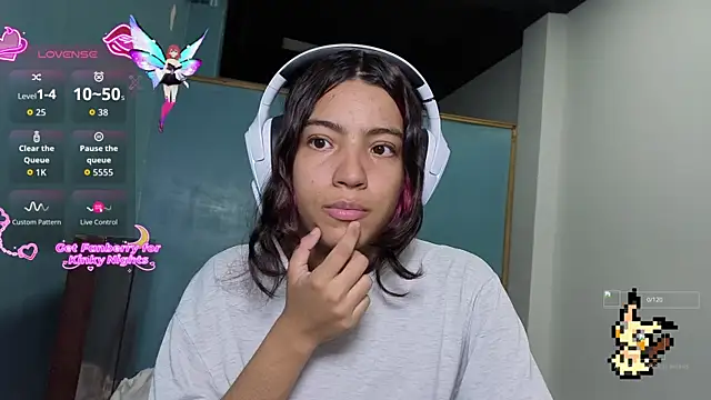 Lovelyamyy online show from October 26, 2025, 11:09 pm