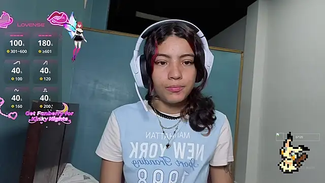 Lovelyamyy online show from October 28, 2025, 2:04 am