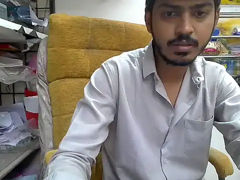 Snapshot of cute_modell chatting on November 14, 2025, 12:15 pm cute modell online show from November 14, 2025, 12:15 pm