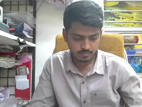 Snapshot of cute_modell chatting on December 19, 2025, 12:01 pm cute modell online show from December 19, 2025, 12:01 pm