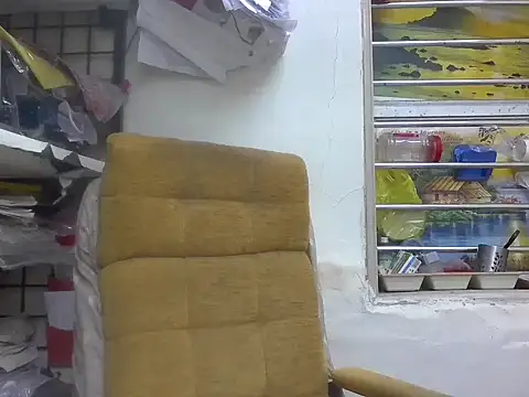 Snapshot of cute_modell chatting on February 19, 2026, 12:34 pm cute modell online show from February 19, 2026, 12:34 pm