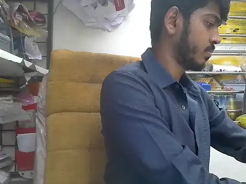 Snapshot of cute_modell chatting on March 5, 2026, 12:45 pm cute modell online show from March 5, 2026, 12:45 pm