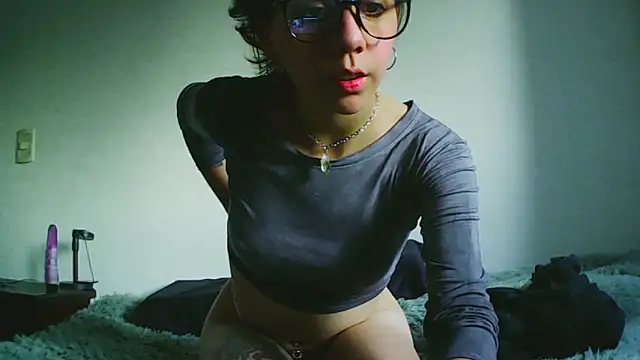 w4xxita online show from May 26, 2026, 7:43 pm