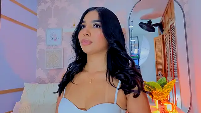 Snapshot of CharlotteGraay chatting on February 20, 2026, 7:58 pm CharlotteGraay online show from February 20, 2026, 7:58 pm