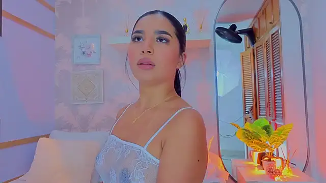 Snapshot of CharlotteGraay chatting on February 28, 2026, 7:59 pm CharlotteGraay online show from February 28, 2026, 7:59 pm