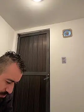 Snapshot of leonardohot1987 chatting on January 15, 2025, 4:21 pm leonardohot1987 online show from January 15, 2025, 4:21 pm