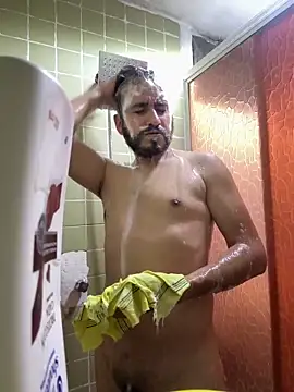 Snapshot of leonardohot1987 chatting on March 21, 2025, 3:33 am leonardohot1987 online show from March 21, 2025, 3:33 am