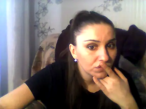 Snapshot of Yuliia30 chatting on February 21, 2025, 12:17 pm Yuliia30 online show from February 21, 2025, 12:17 pm