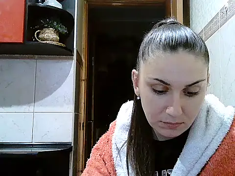 Snapshot of Yuliia30 chatting on January 8, 2026, 9:33 am Yuliia30 online show from January 8, 2026, 9:33 am