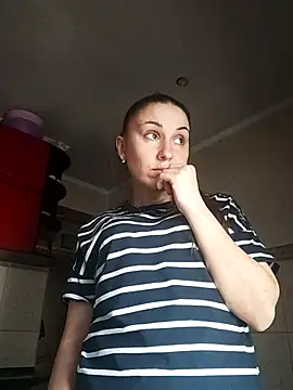 Snapshot of Yuliia30 chatting on February 10, 2026, 10:52 am Yuliia30 online show from February 10, 2026, 10:52 am