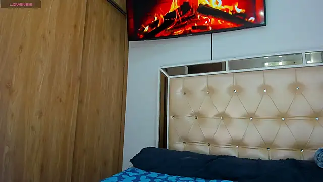 Snapshot of Sexyhot_cat chatting on December 20, 2025, 1:12 am Sexyhot cat online show from December 20, 2025, 1:12 am