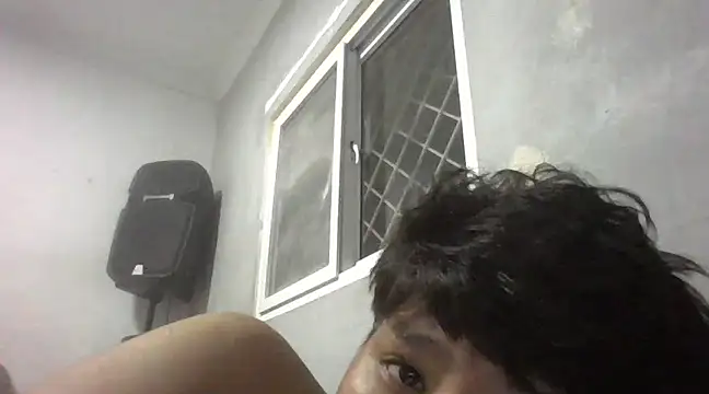 Snapshot of it0z_klk chatting on January 22, 2025, 2:15 am it0z klk online show from January 22, 2025, 2:15 am