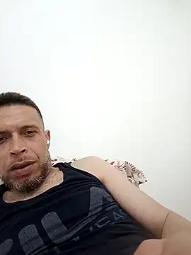 Snapshot of hmtrechaudd chatting on May 4, 2026, 1:12 am hmtrechaudd online show from May 4, 2026, 1:12 am
