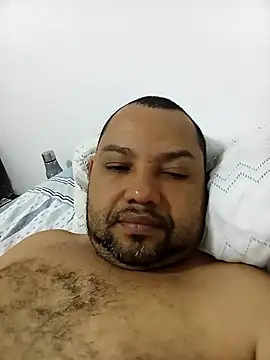 Snapshot of Marcio2235 chatting on November 25, 2025, 4:56 am Marcio2235 online show from November 25, 2025, 4:56 am