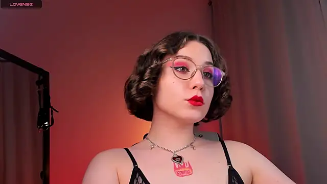 Eva Moss  online show from February 19, 2025, 11:57 pm