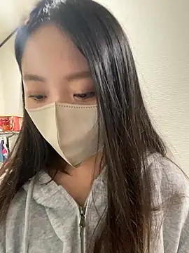 Snapshot of yazawa_oO chatting on October 6, 2025, 8:06 pm yazawa oO online show from October 6, 2025, 8:06 pm
