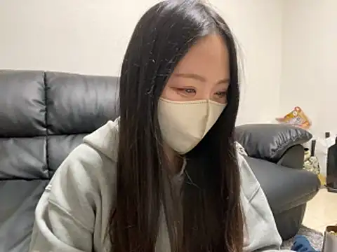 Snapshot of yazawa_oO chatting on March 11, 2026, 11:05 am yazawa oO online show from March 11, 2026, 11:05 am