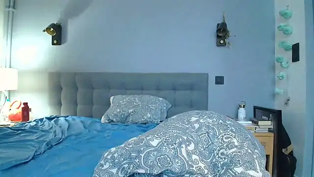 KattyFR online show from October 27, 2025, 7:56 am