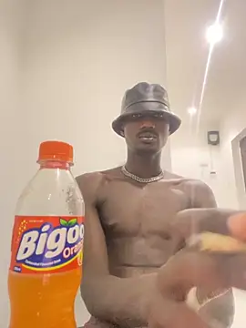 Snapshot of MylesBbc23 chatting on March 16, 2025, 1:17 am MylesBbc23 online show from March 16, 2025, 1:17 am