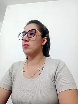 Snapshot of CHARLOTTE_1711 chatting on February 16, 2025, 11:05 pm CHARLOTTE 1711 online show from February 16, 2025, 11:05 pm
