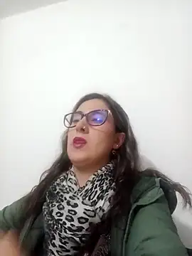 Snapshot of CHARLOTTE_1711 chatting on February 19, 2025, 11:57 pm CHARLOTTE 1711 online show from February 19, 2025, 11:57 pm