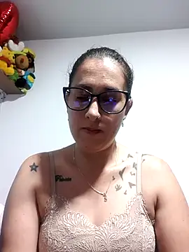 CHARLOTTE 1711 online show from October 31, 2025, 4:24 am