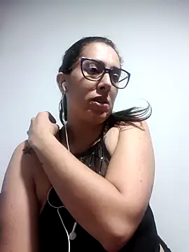 CHARLOTTE 1711 online show from November 7, 2025, 4:23 am