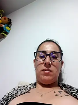 Snapshot of CHARLOTTE_1711 chatting on January 9, 2026, 5:10 am CHARLOTTE 1711 online show from January 9, 2026, 5:10 am