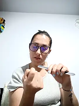 Snapshot of CHARLOTTE_1711 chatting on January 17, 2026, 4:39 am CHARLOTTE 1711 online show from January 17, 2026, 4:39 am