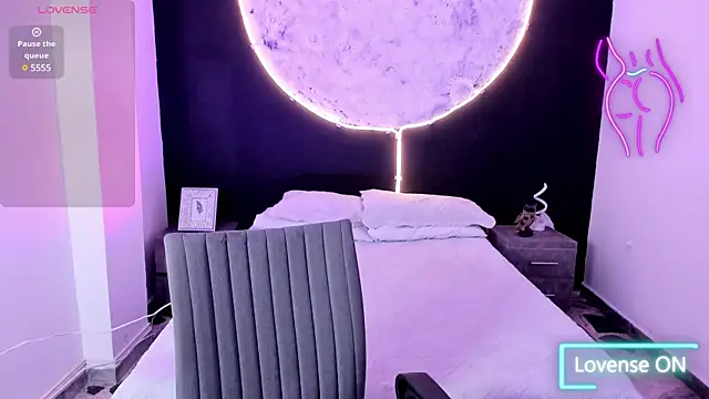 BellaaStorm online show from February 25, 2025, 1:06 pm