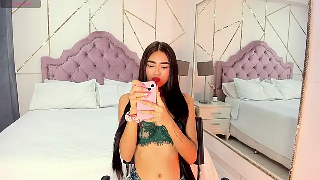 BellaaStorm online show from March 12, 2025, 1:51 pm