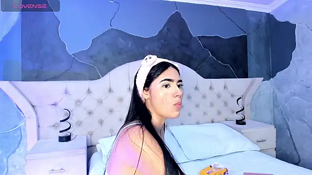 BellaaStorm online show from September 10, 2025, 2:50 pm