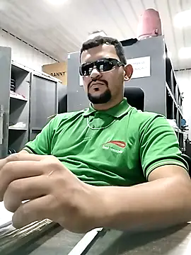 mamauara092 online show from July 8, 2026, 5:39 pm