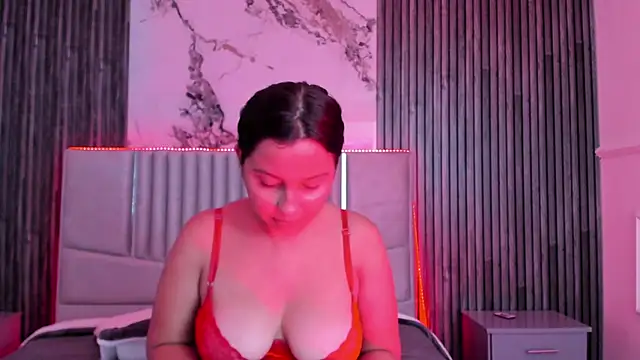 Thaliiajones online show from January 19, 2025, 2:59 pm