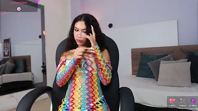 ilitzy cardona online show from October 15, 2025, 10:54 pm